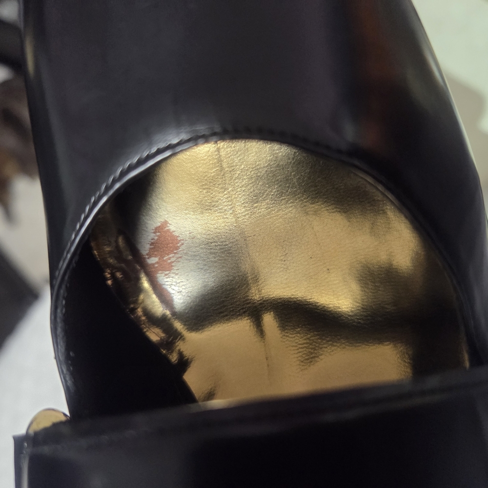 Barbara Bui Black Glossy Heels with Sculptural Design - Picture 7 of 11